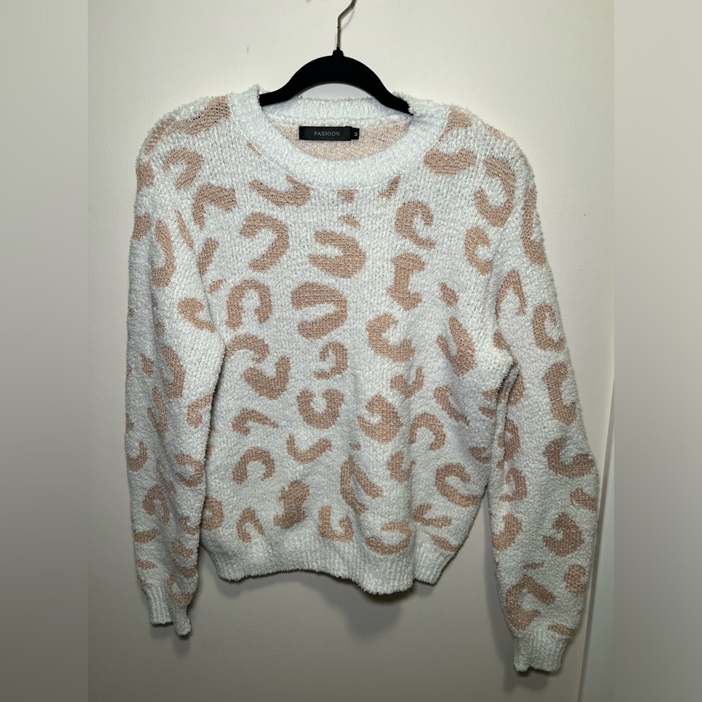 Women's Cream and Tan Sweater